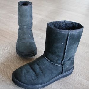 UGG Classic Short Boot
